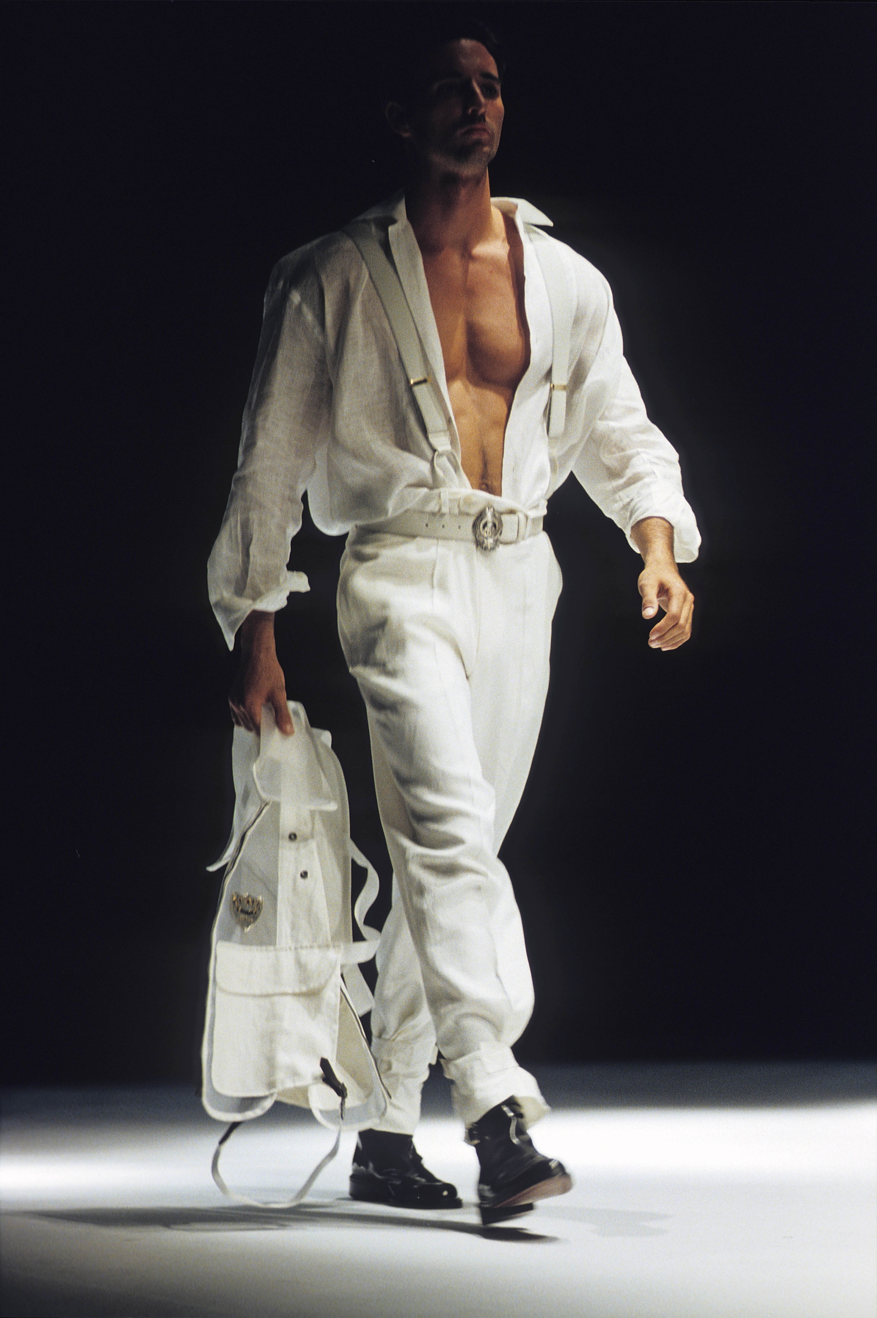 85133